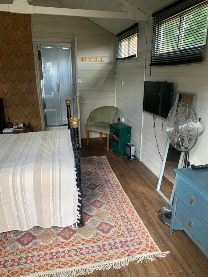The Cabin Hotel Spixworth Exterior photo